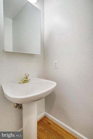 1505-D N COLONIAL TER, Arlington, VA 22209