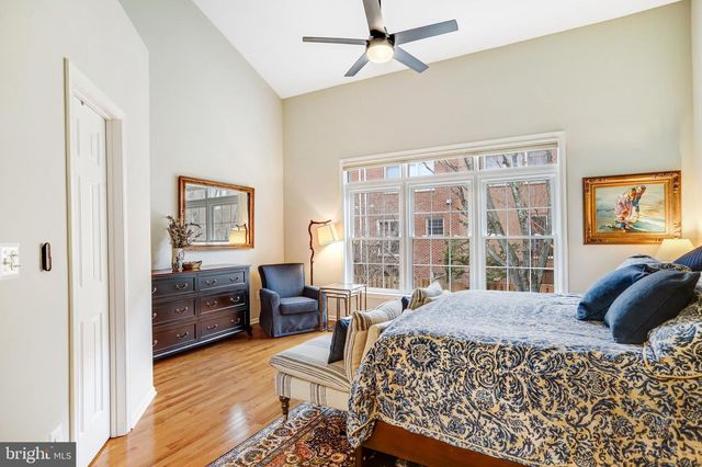 1505-D N COLONIAL TER, Arlington, VA 22209