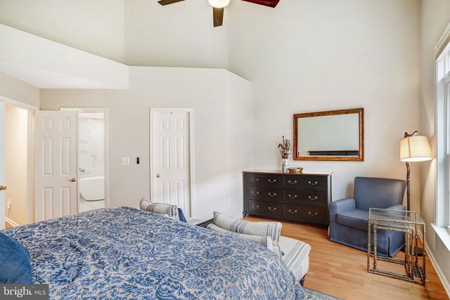 1505-D N COLONIAL TER, Arlington, VA 22209