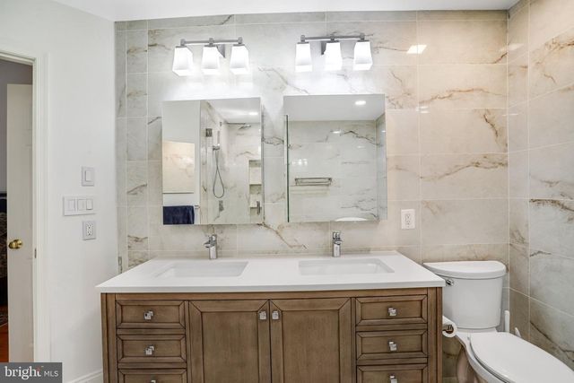 1505-D N COLONIAL TER, Arlington, VA 22209