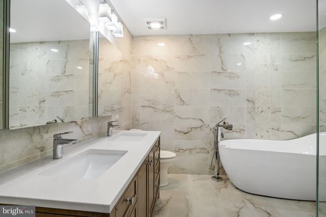 1505-D N COLONIAL TER, Arlington, VA 22209