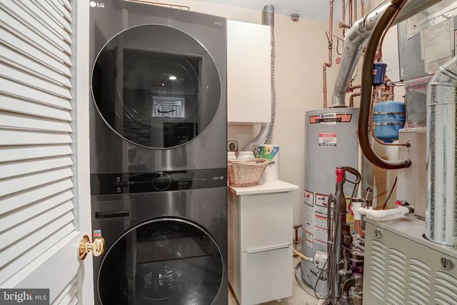 1505-D N COLONIAL TER, Arlington, VA 22209