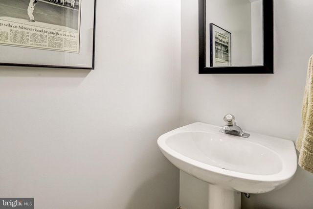 1505-D N COLONIAL TER, Arlington, VA 22209