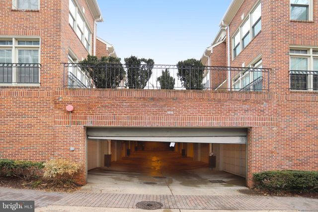 1505-D N COLONIAL TER, Arlington, VA 22209