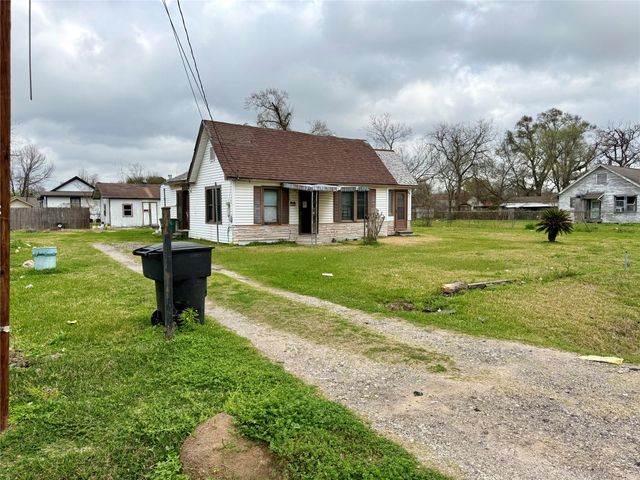 2405 Mann Street, Houston, TX 77093