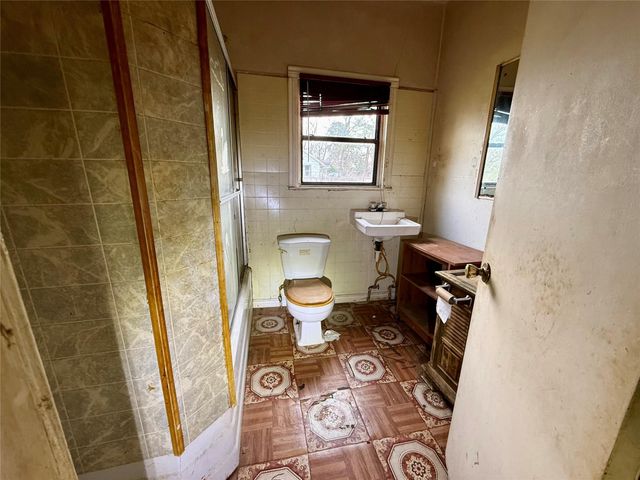 2405 Mann Street, Houston, TX 77093