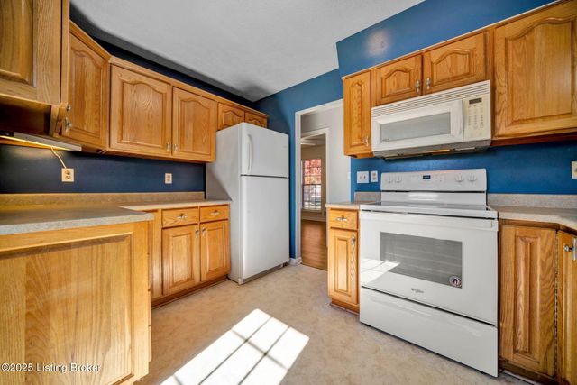 1401 Brooks Hill Rd, Brooks, KY 40109