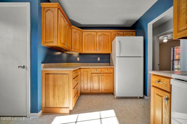 1401 Brooks Hill Rd, Brooks, KY 40109