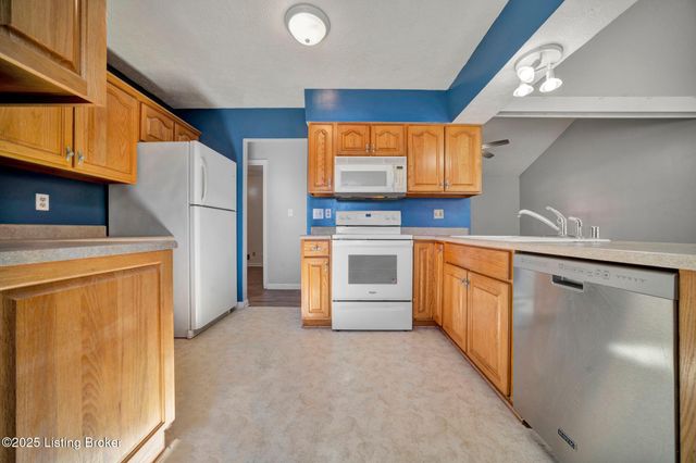 1401 Brooks Hill Rd, Brooks, KY 40109