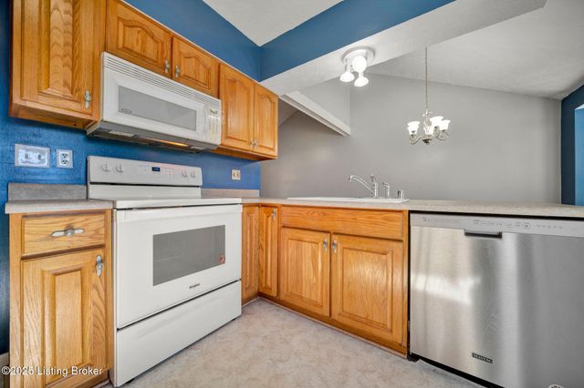 1401 Brooks Hill Rd, Brooks, KY 40109