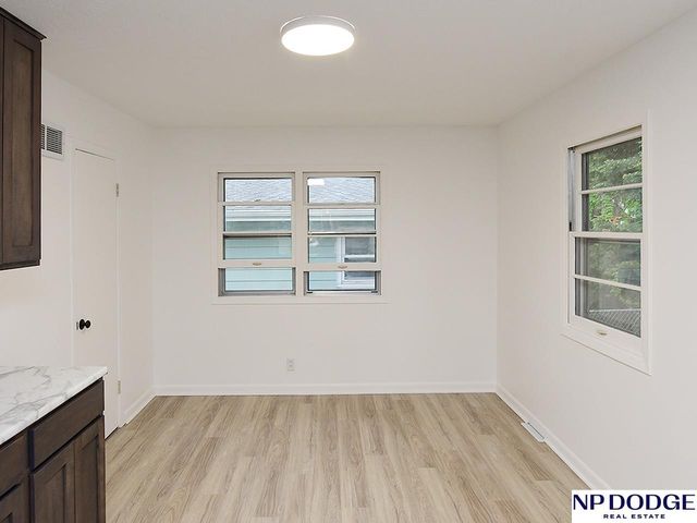 5020 S 80 Street, Ralston, NE 68127