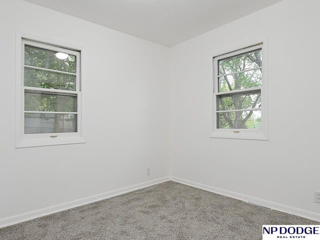 5020 S 80 Street, Ralston, NE 68127