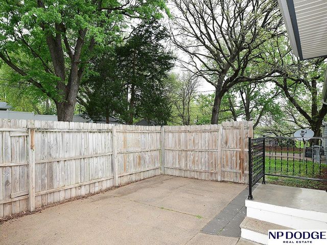 5020 S 80 Street, Ralston, NE 68127