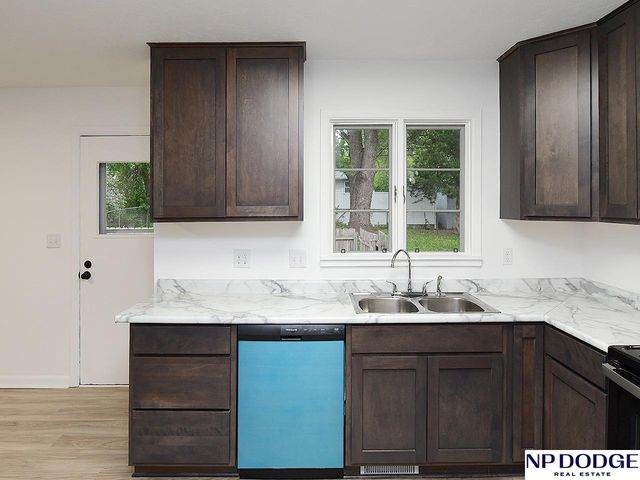5020 S 80 Street, Ralston, NE 68127