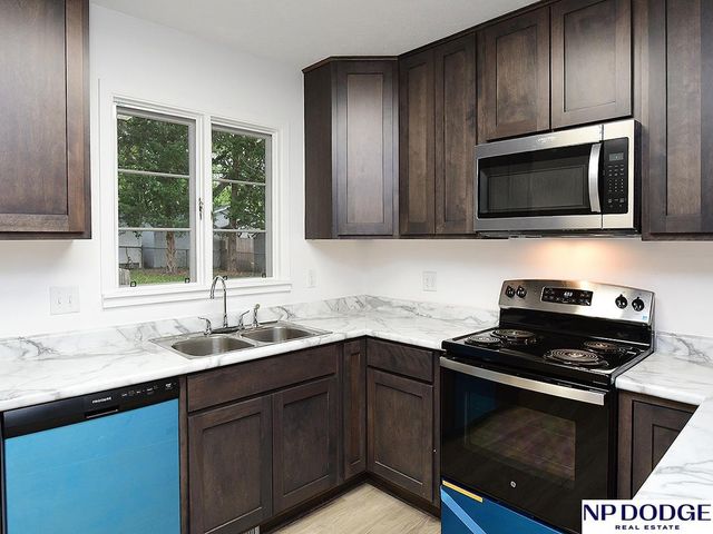 5020 S 80 Street, Ralston, NE 68127