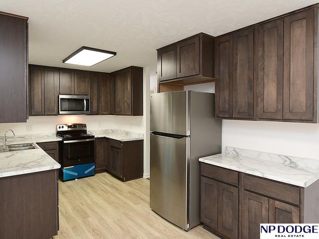 5020 S 80 Street, Ralston, NE 68127