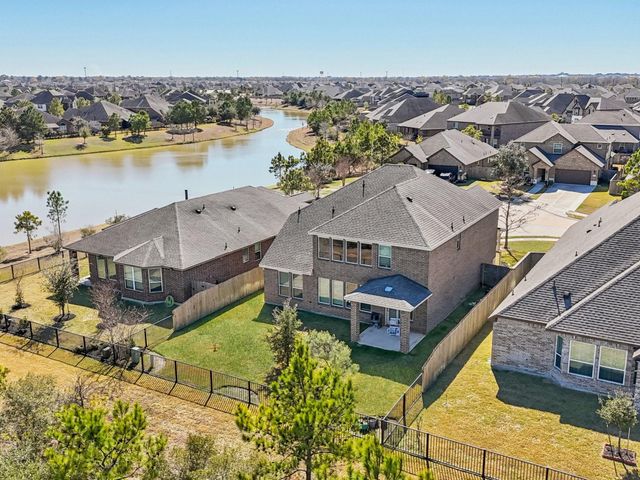 2505 Hatton Terrace Lane, Pearland, TX 77089