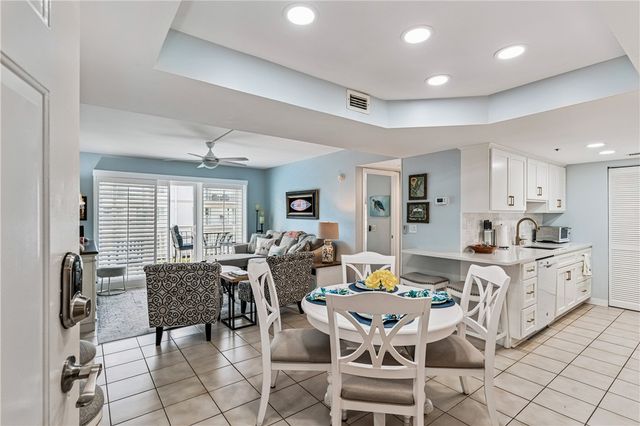 1440 Ocean Blvd 215, St Simons Island, GA 31522