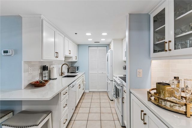 1440 Ocean Blvd 215, St Simons Island, GA 31522