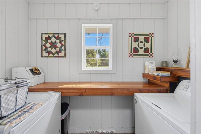 1607 South Chappell Hill Street, Brenham, TX 77833