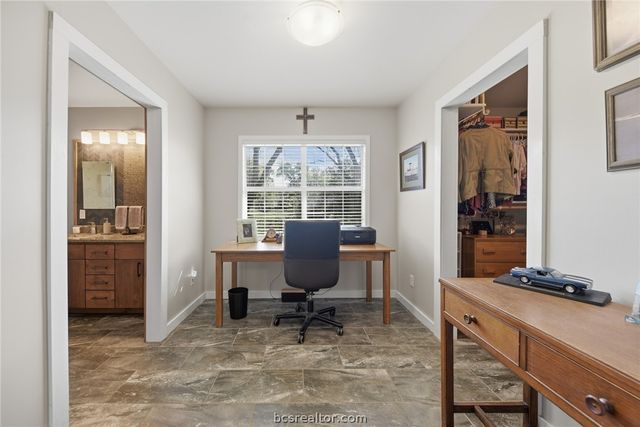 1607 South Chappell Hill Street, Brenham, TX 77833