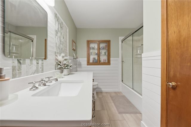 1607 South Chappell Hill Street, Brenham, TX 77833