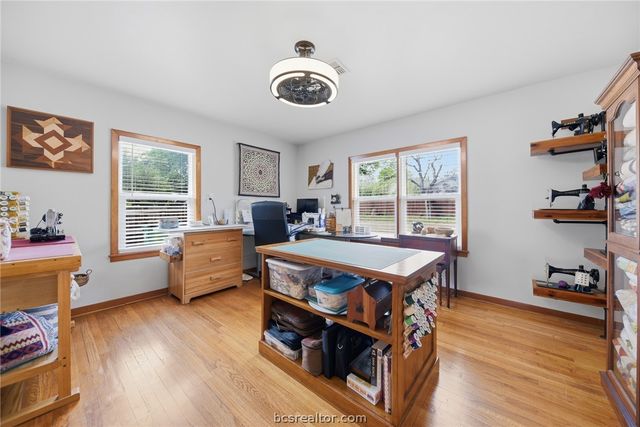 1607 South Chappell Hill Street, Brenham, TX 77833