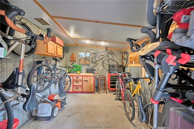 1607 South Chappell Hill Street, Brenham, TX 77833