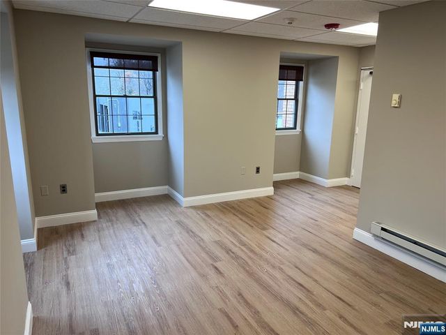 555 Goffle Road 204, Ridgewood, NJ 07450