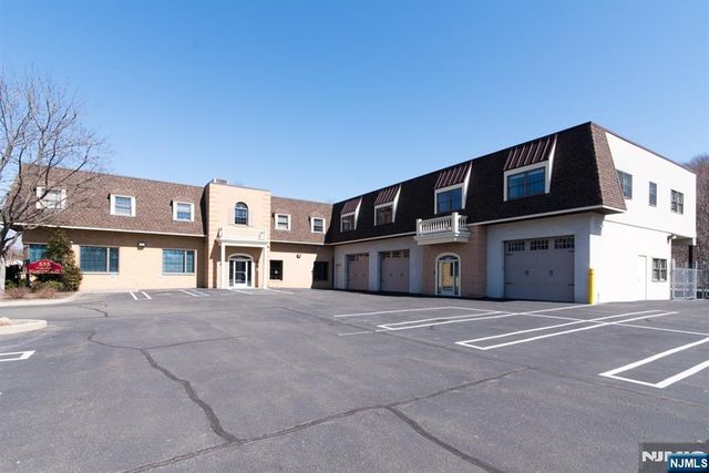 555 Goffle Road 204, Ridgewood, NJ 07450