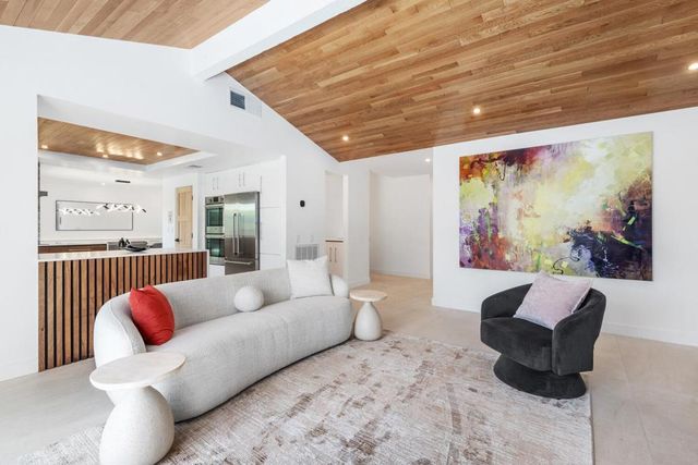 2040 S Chico Drive, Palm Springs, CA 92264