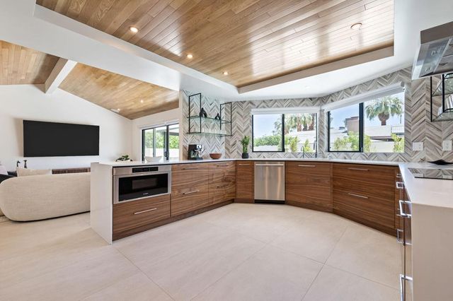 2040 S Chico Drive, Palm Springs, CA 92264