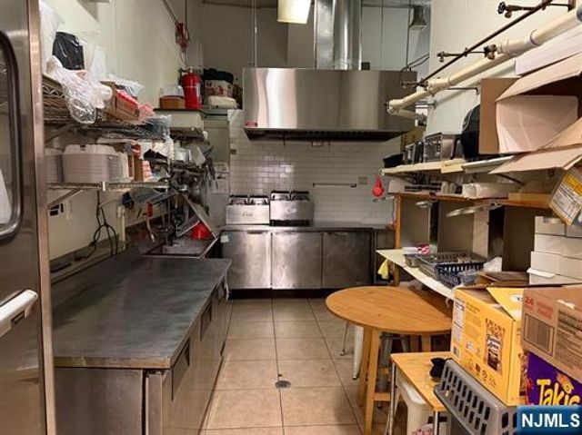 2300 Summit Avenue, Union City, NJ 07087