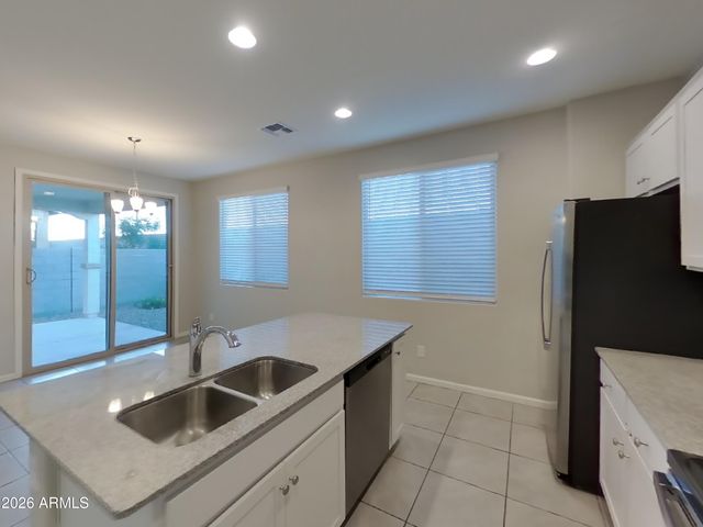 8627 E PERALTA Avenue, Mesa, AZ 85212