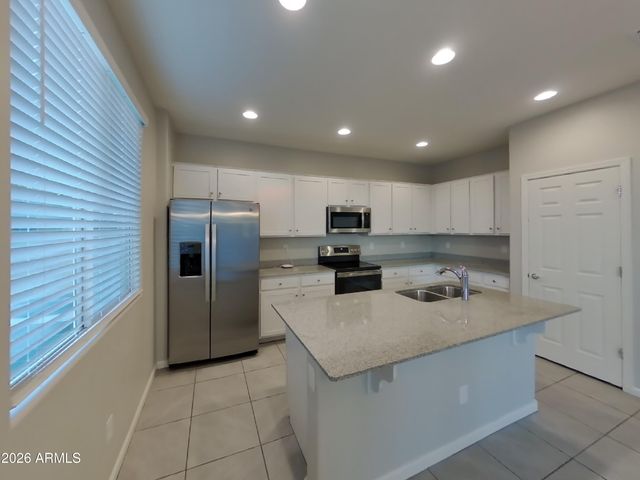 8627 E PERALTA Avenue, Mesa, AZ 85212