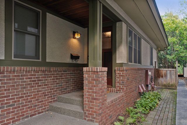 2305 Newton Avenue S, Minneapolis, MN 55405