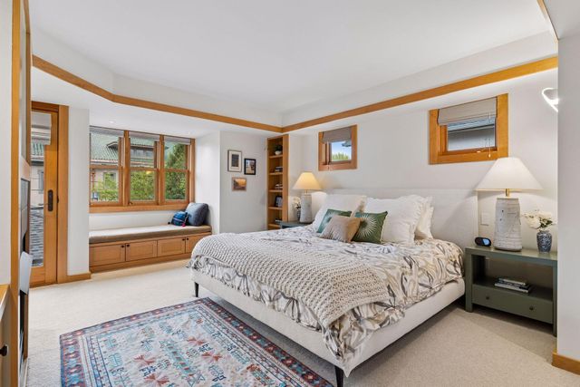 2305 Newton Avenue S, Minneapolis, MN 55405