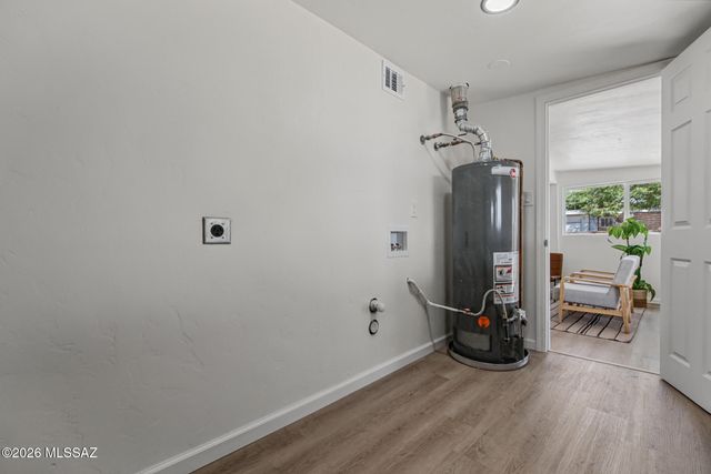 6702 E Koralee Street, Tucson, AZ 85710