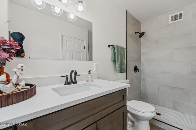 6702 E Koralee Street, Tucson, AZ 85710