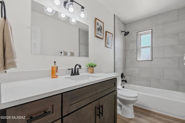 6702 E Koralee Street, Tucson, AZ 85710