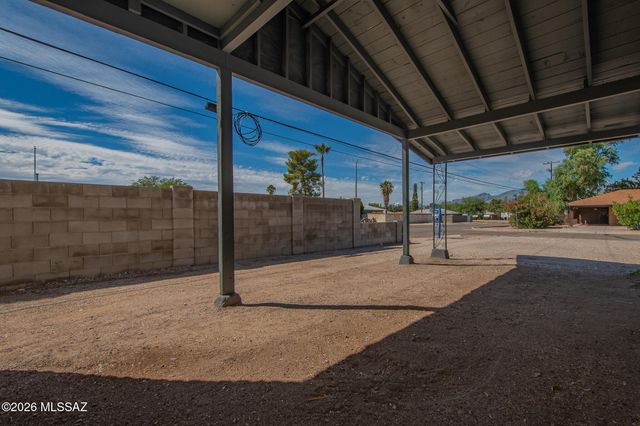 6702 E Koralee Street, Tucson, AZ 85710