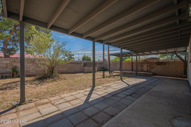6702 E Koralee Street, Tucson, AZ 85710