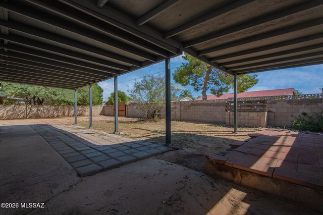 6702 E Koralee Street, Tucson, AZ 85710