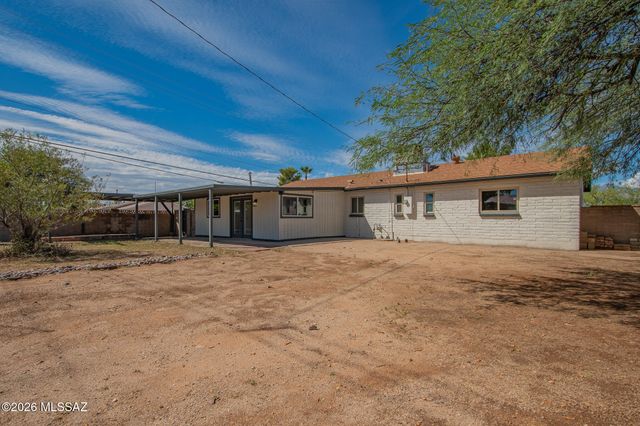 6702 E Koralee Street, Tucson, AZ 85710