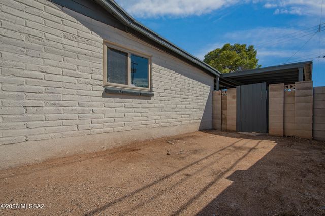 6702 E Koralee Street, Tucson, AZ 85710