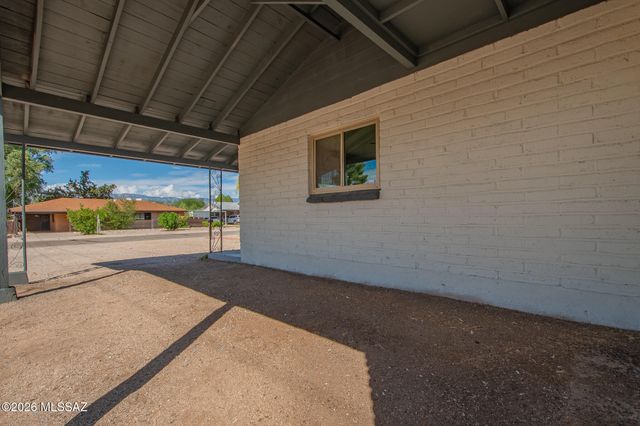 6702 E Koralee Street, Tucson, AZ 85710