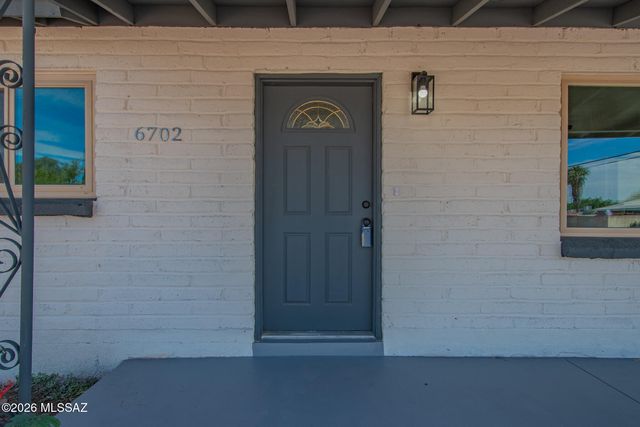 6702 E Koralee Street, Tucson, AZ 85710