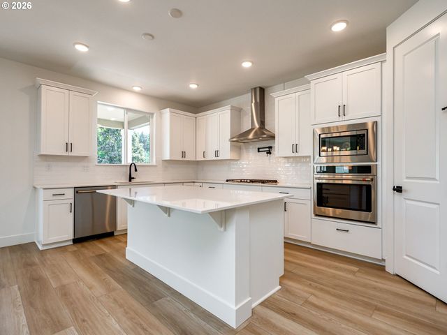 5954 SORRENTO St, Salem, OR 97306