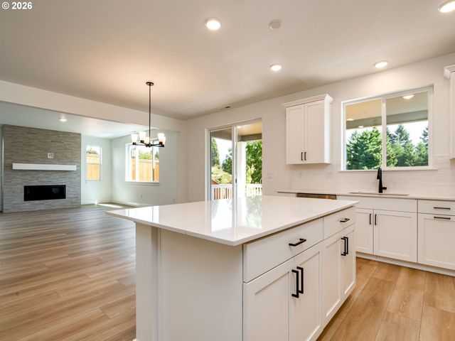 5954 SORRENTO St, Salem, OR 97306