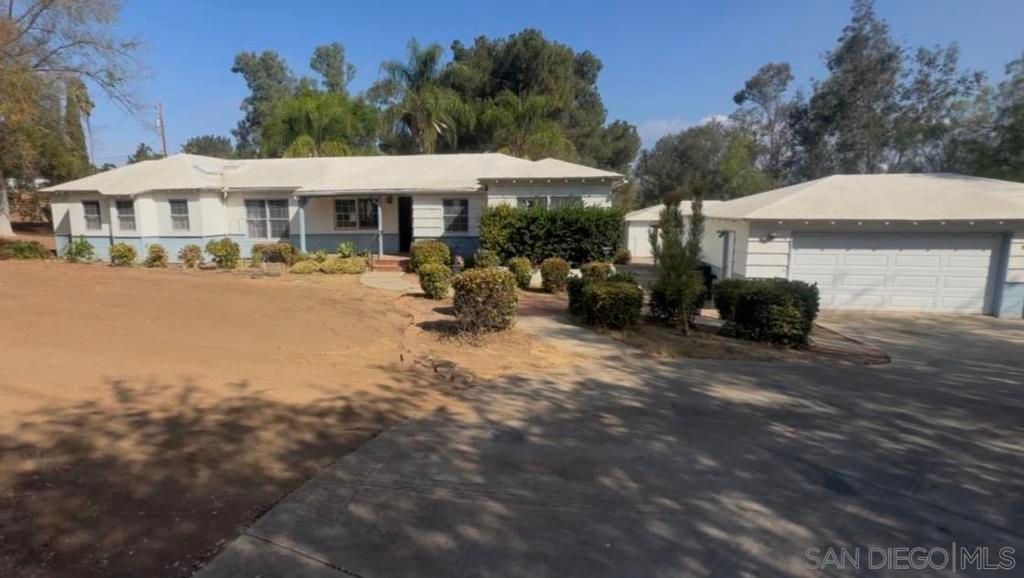 2702 Mountain View Dr, Escondido, CA 92027 — exterior